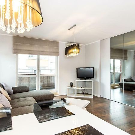 Super-Apartamenty Targi Poznanskie Luaran gambar