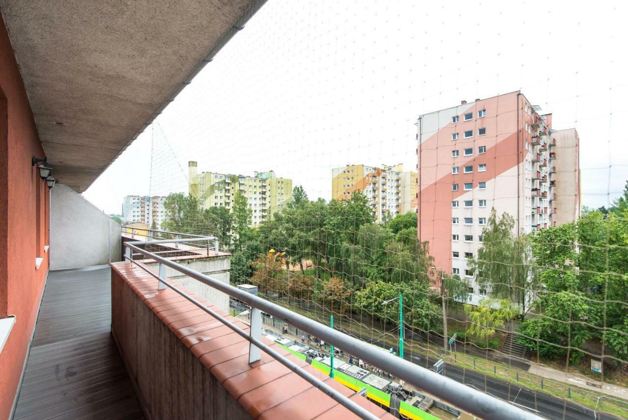 Super-Apartamenty Targi Poznanskie Luaran gambar