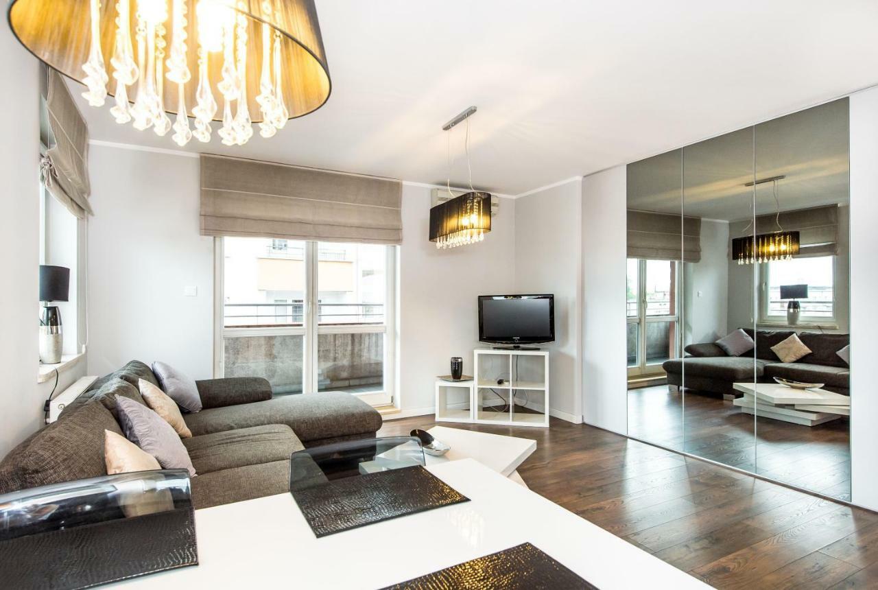 Super-Apartamenty Targi Poznanskie Luaran gambar