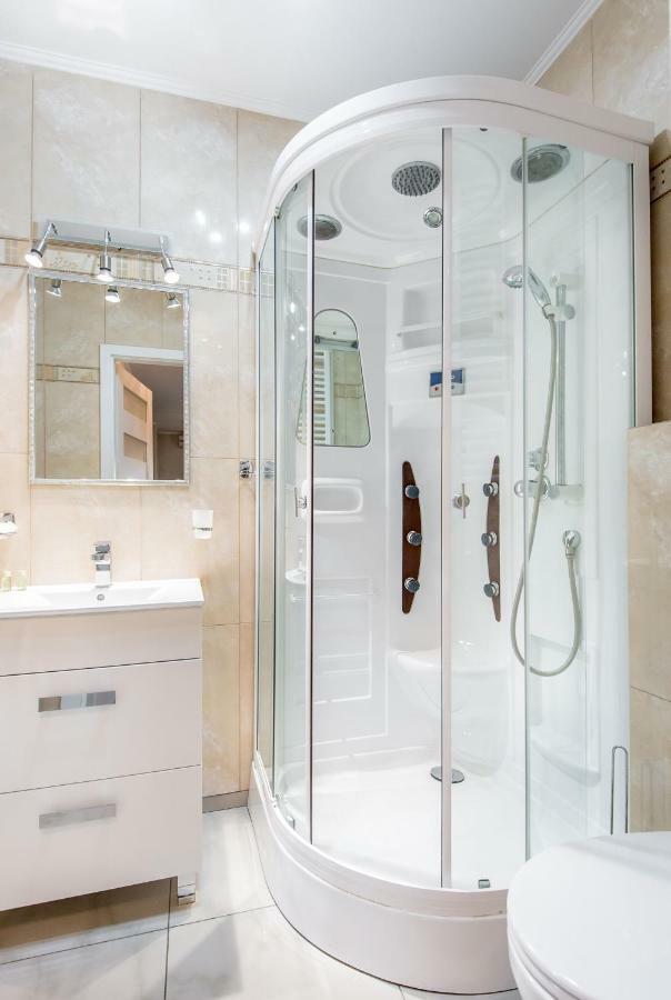 Super-Apartamenty Targi Poznanskie Luaran gambar