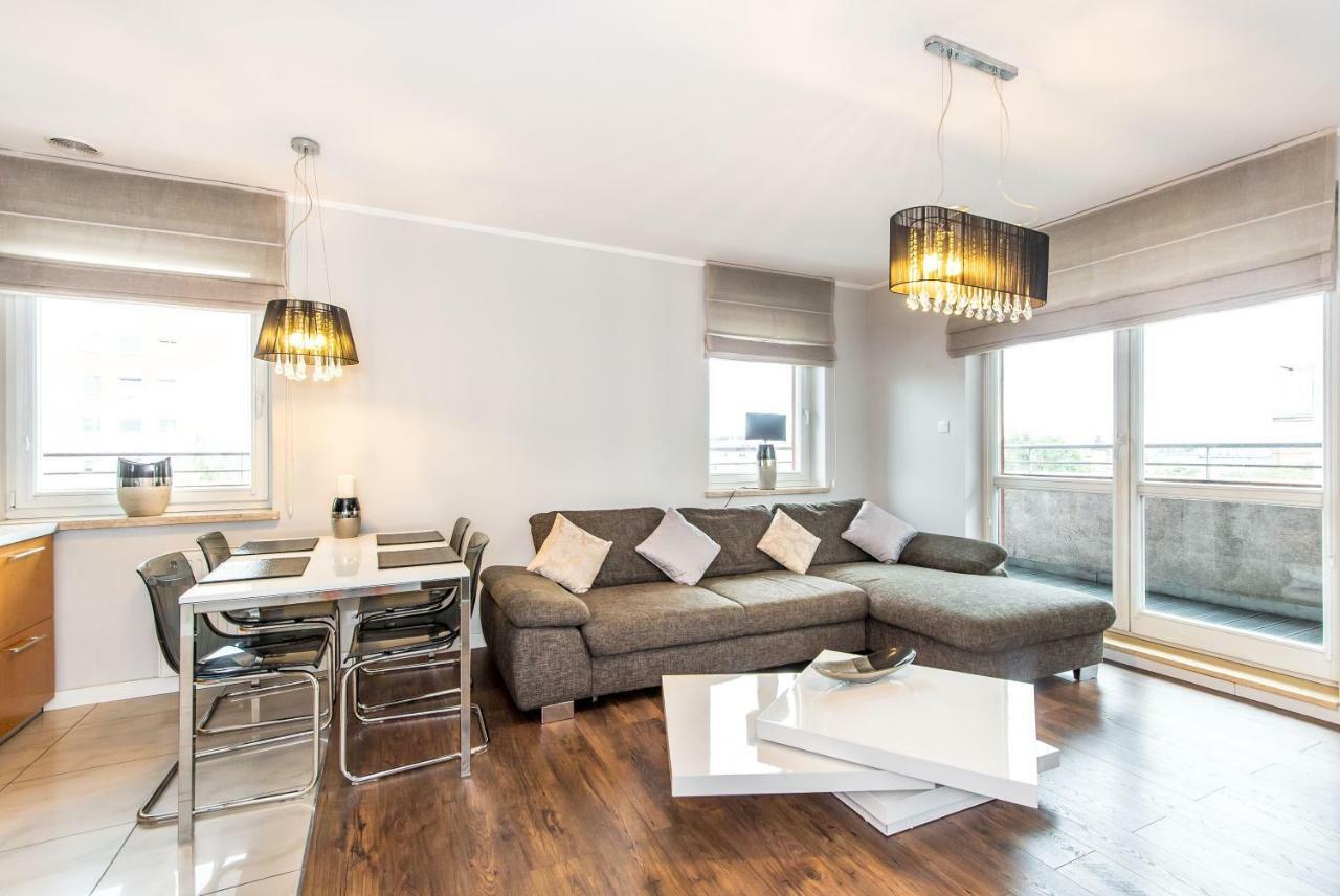 Super-Apartamenty Targi Poznanskie Luaran gambar