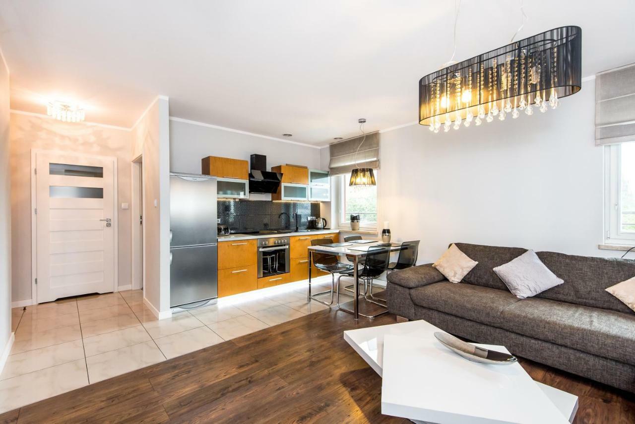 Super-Apartamenty Targi Poznanskie Luaran gambar