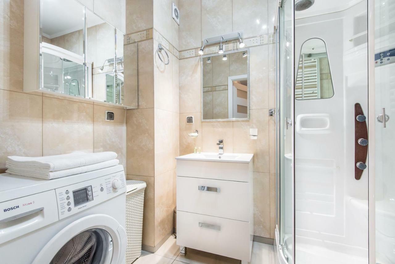 Super-Apartamenty Targi Poznanskie Luaran gambar